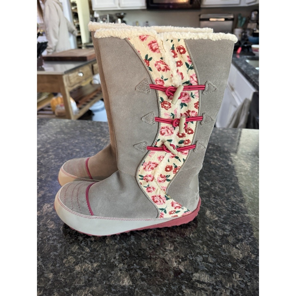 Sorel Girl's Winter Boots with Floral‎ and Suede Upper Size 5 Slip On Booties